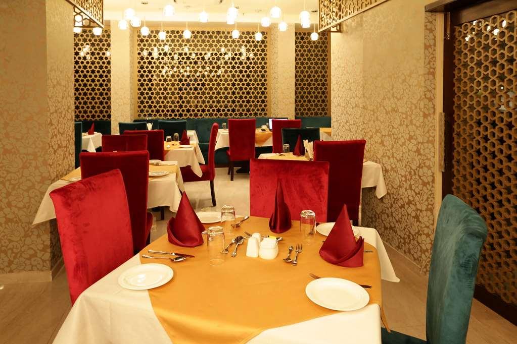 Comfort Inn Sapphire - A Inde Hotel Jaipur Restaurant foto